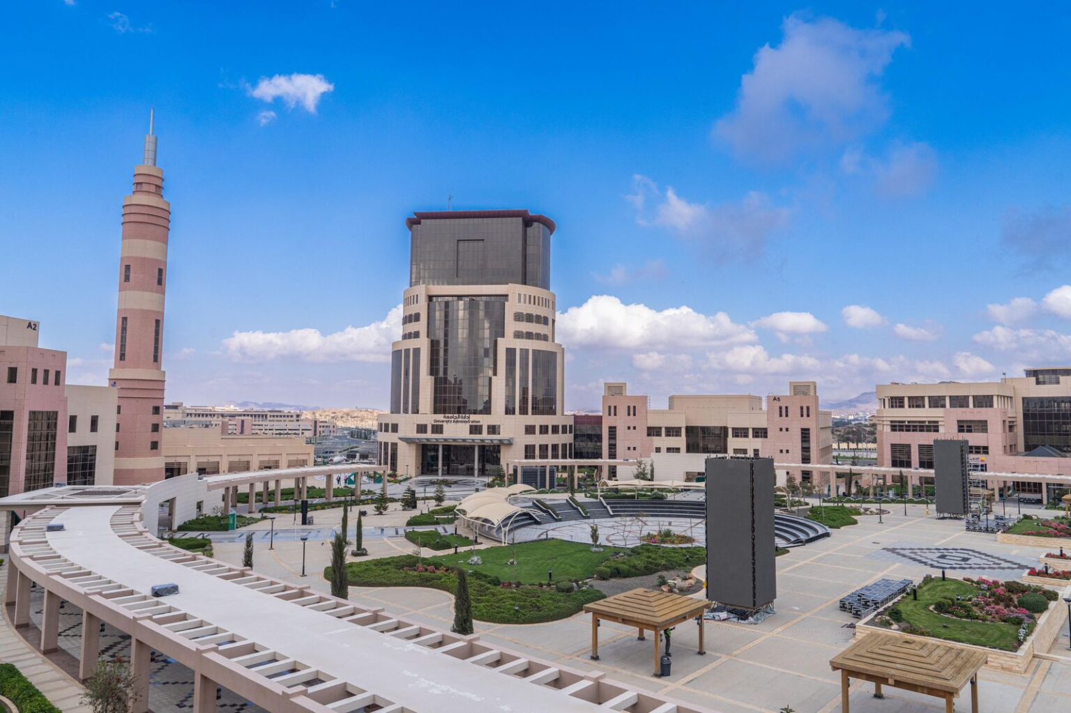 مجلس جامعة الملك خالد يقر استحداث برامج دراسات عليا جديدة