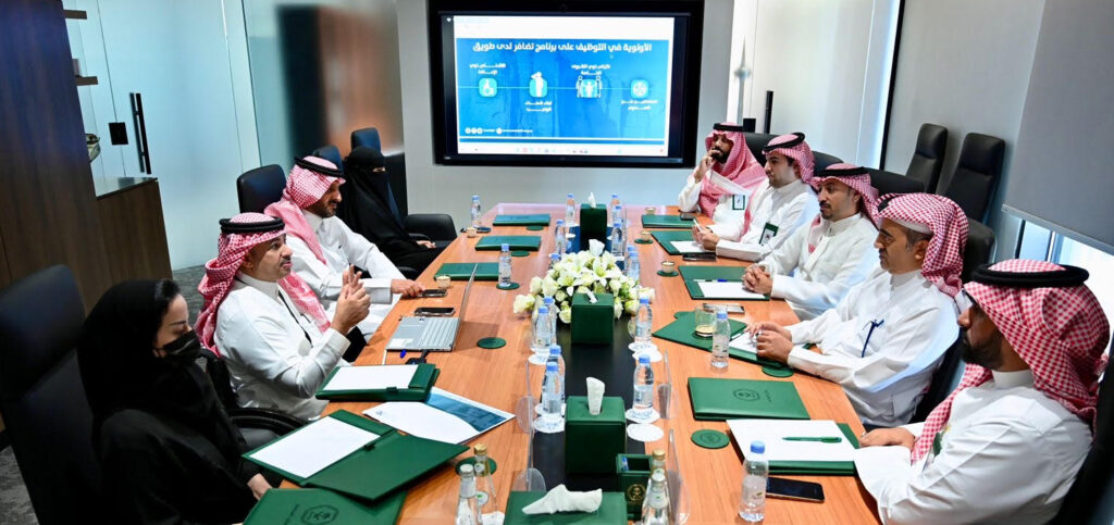 الهيئة العليا للأمن الصناعي وجمعية طويق تبحثان تعزيز الشراكات لتنمية وتمكين الكوادر الوطنية