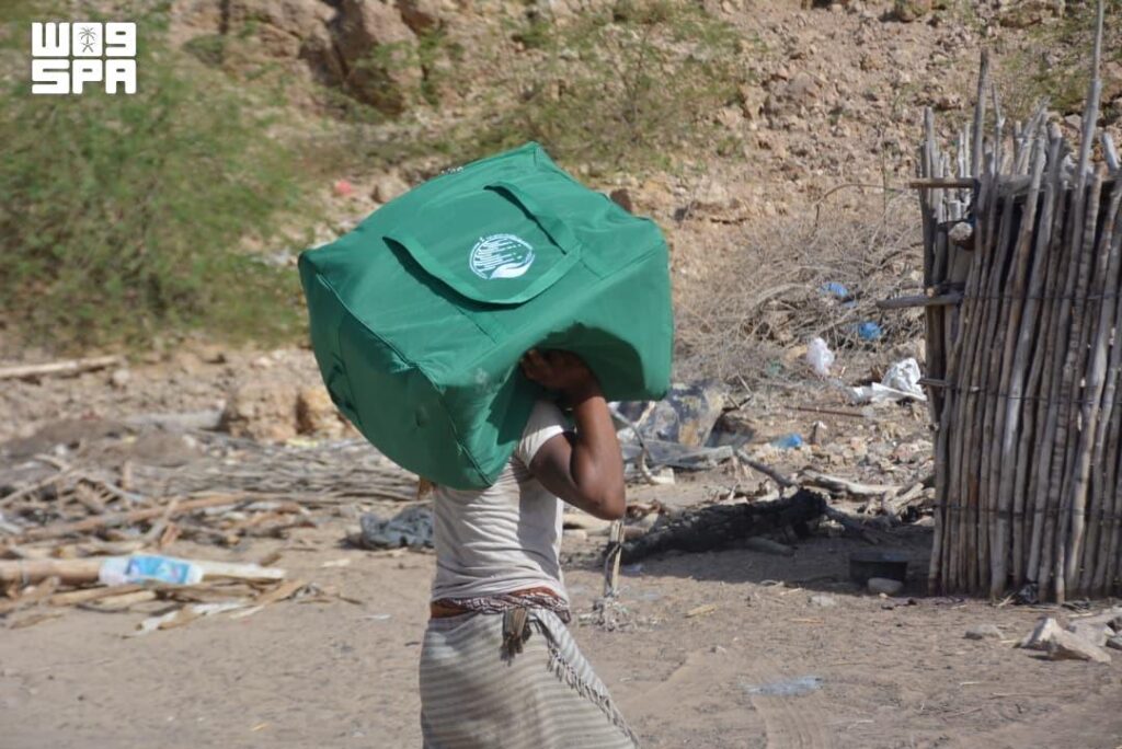 KSrelief Distributes 30 Tents and 30 Shelter Kits to Fire-Affected Families in Yemen