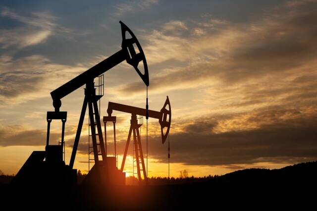 انخفاض أسعار النفط إلى مستويات ما قبل الحرب الأمريكية الإيرانية