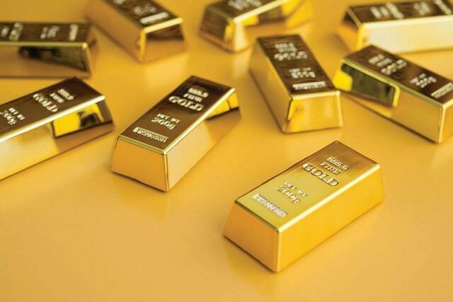 الذهب يصعد أعلى 4000 دولار للأوقية بعد بيانات التضخم