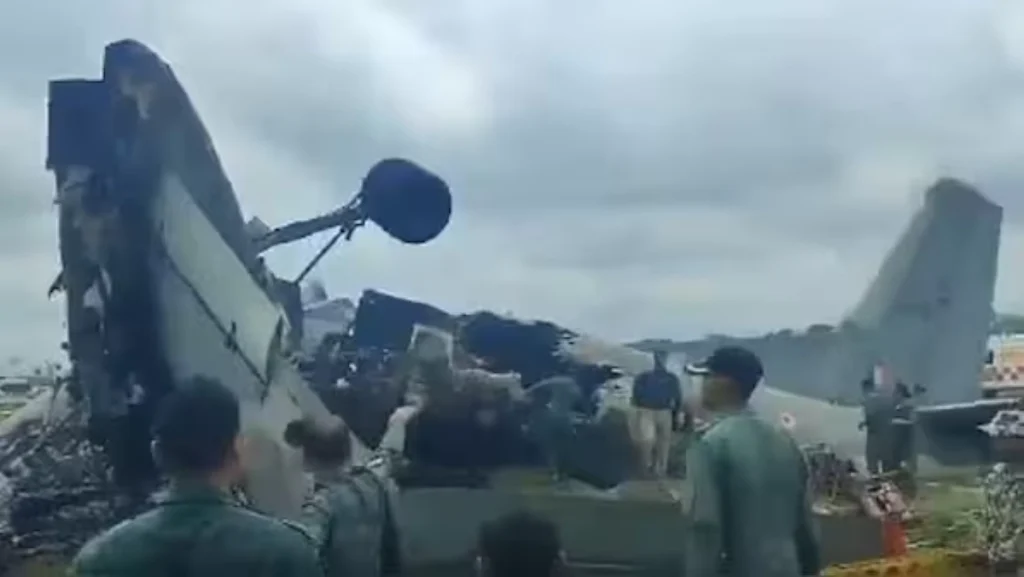 Five Indian Air Force personnel killed in plane crash