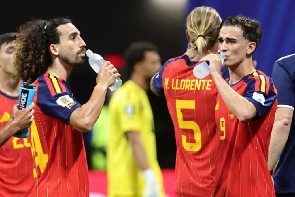 Hydration breaks spark debate at World Cup 2026