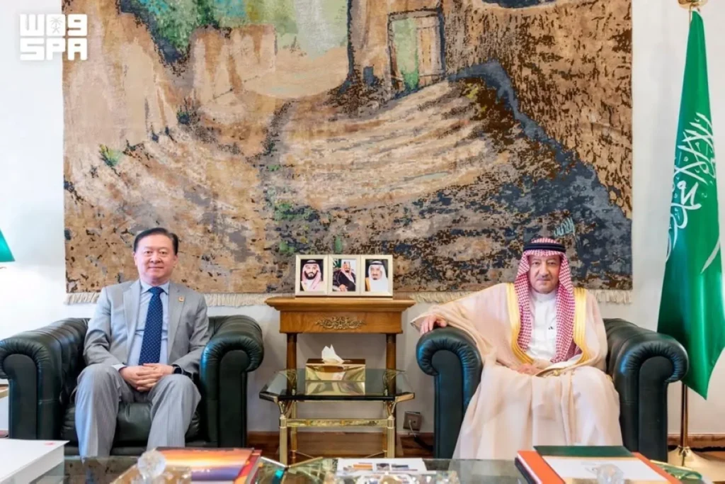 Saudi foreign minister receives message from Chinese counterpart