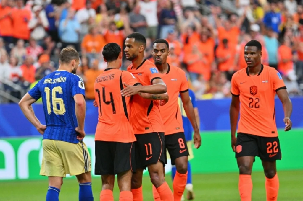 Netherlands thrash Sweden 5-1 to move top of Group F at World Cup
