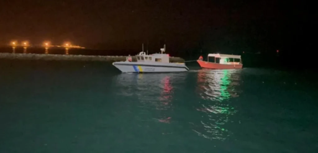 Two citizens rescued after their vessel broke down at sea