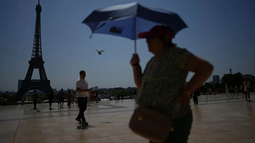 Hospitals struggle as European heatwave moves east