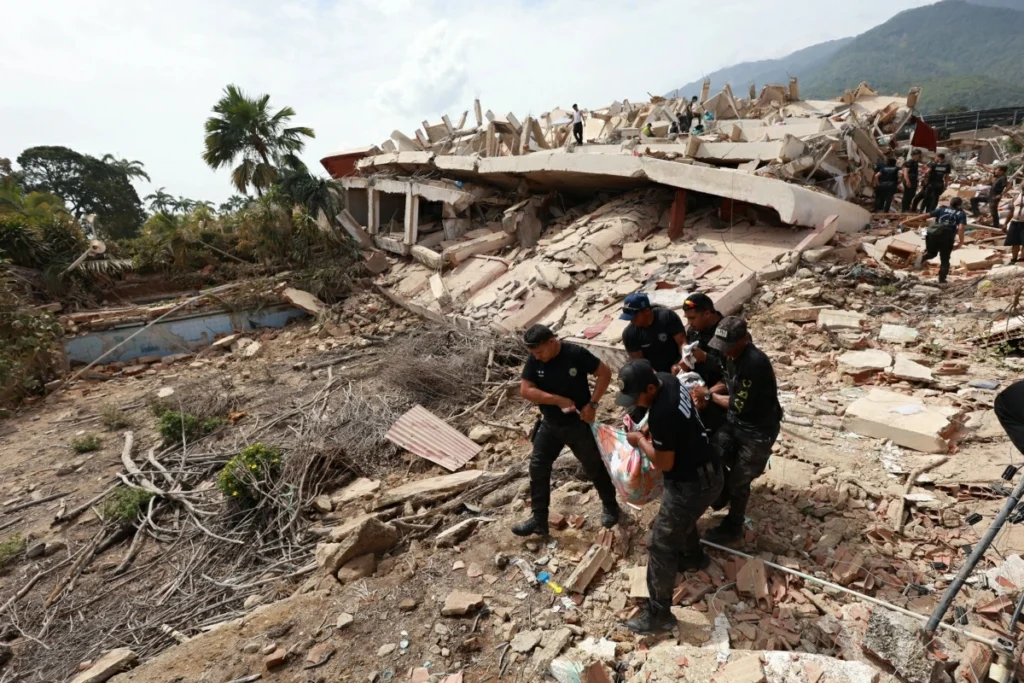 Foreign rescue teams reach quake-hit Venezuela as death toll nears 600