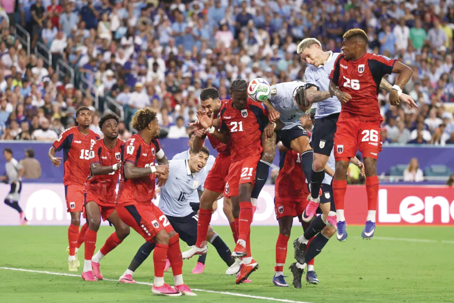 الرأس الأخضر يتعادل مع أوروجواي