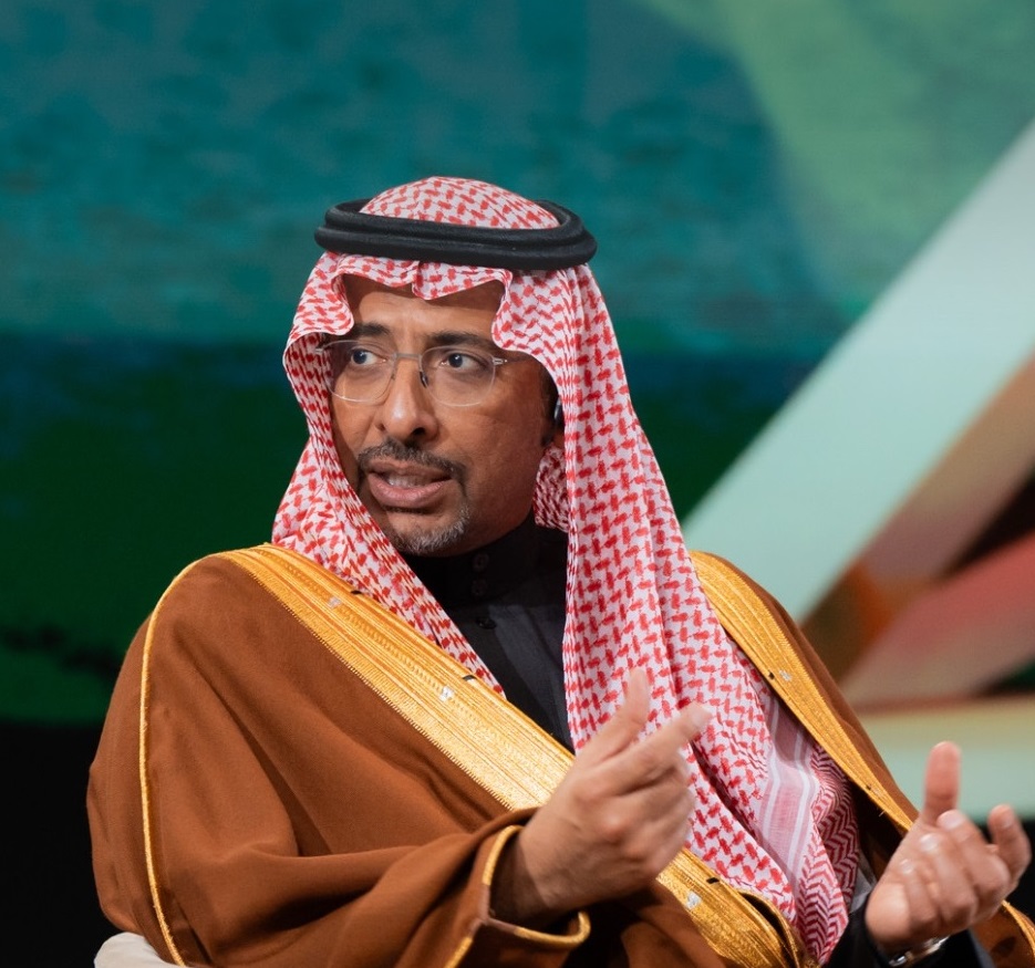 الوزير الخريف يبحث في روسيا تعزيز التعاون بقطاعي الصناعة والتعدين