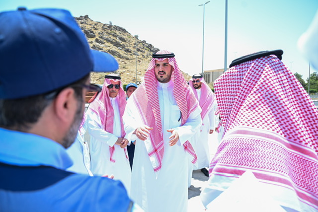 فواز بن سلطان يطّلع على سير أعمال البنية التحتية لمشروع المدخل الغربي للطائف