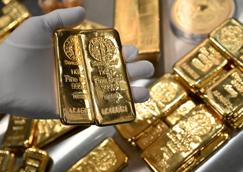 الذهب يتراجع 3% جراء القلق بشأن رفع أسعار الفائدة