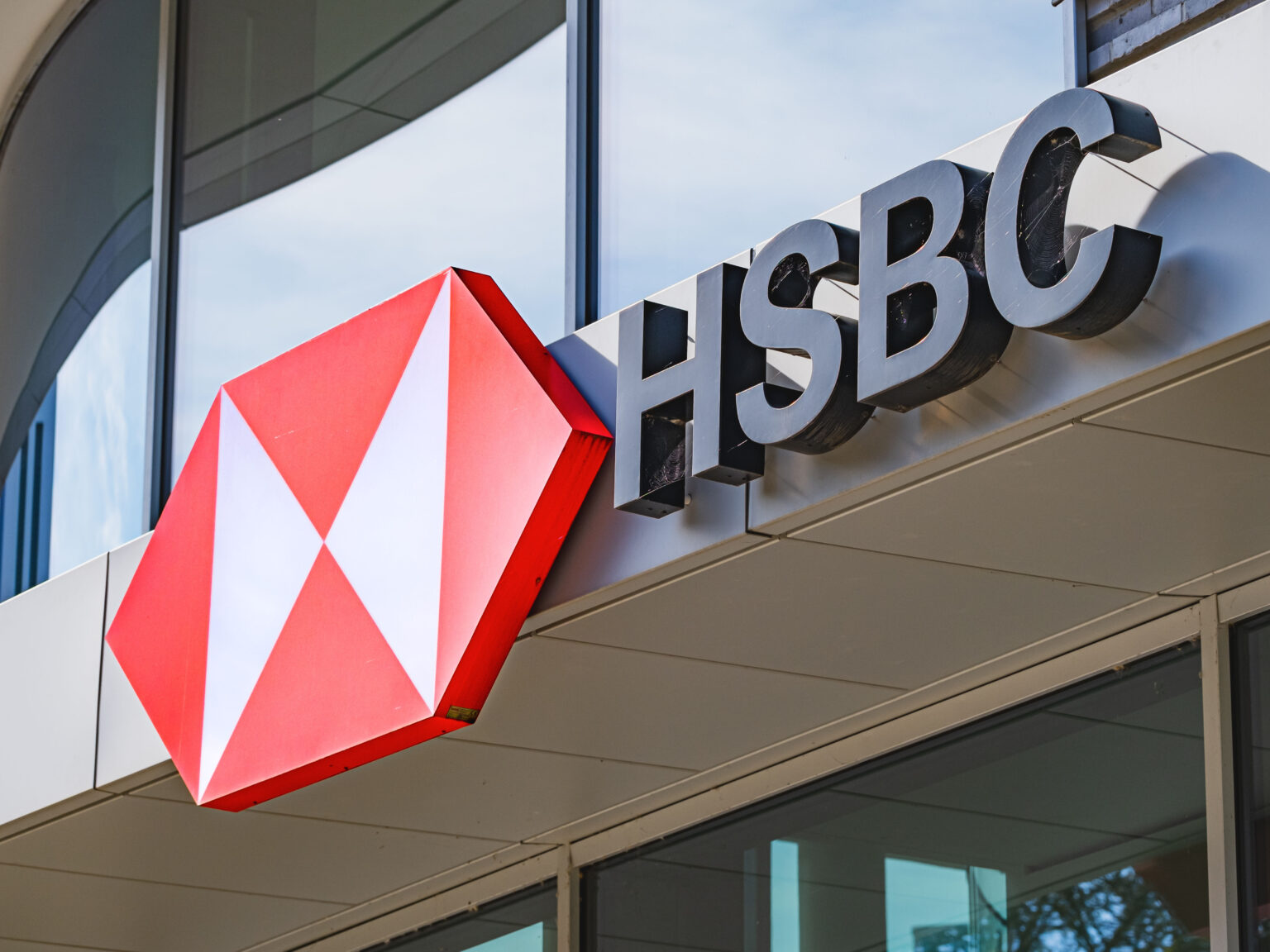 HSBC report finds UAE investors lead globally in AI adoption