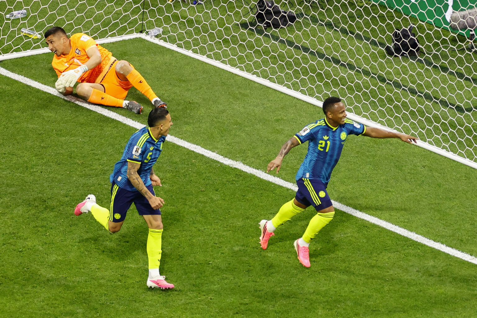 Colombia outclass Uzbekistan 3-1 in World Cup opener