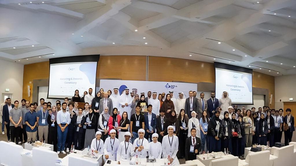 جامعة دبي تختتم مسابقة كأس الذكاء الاصطناعي الآمن 2026