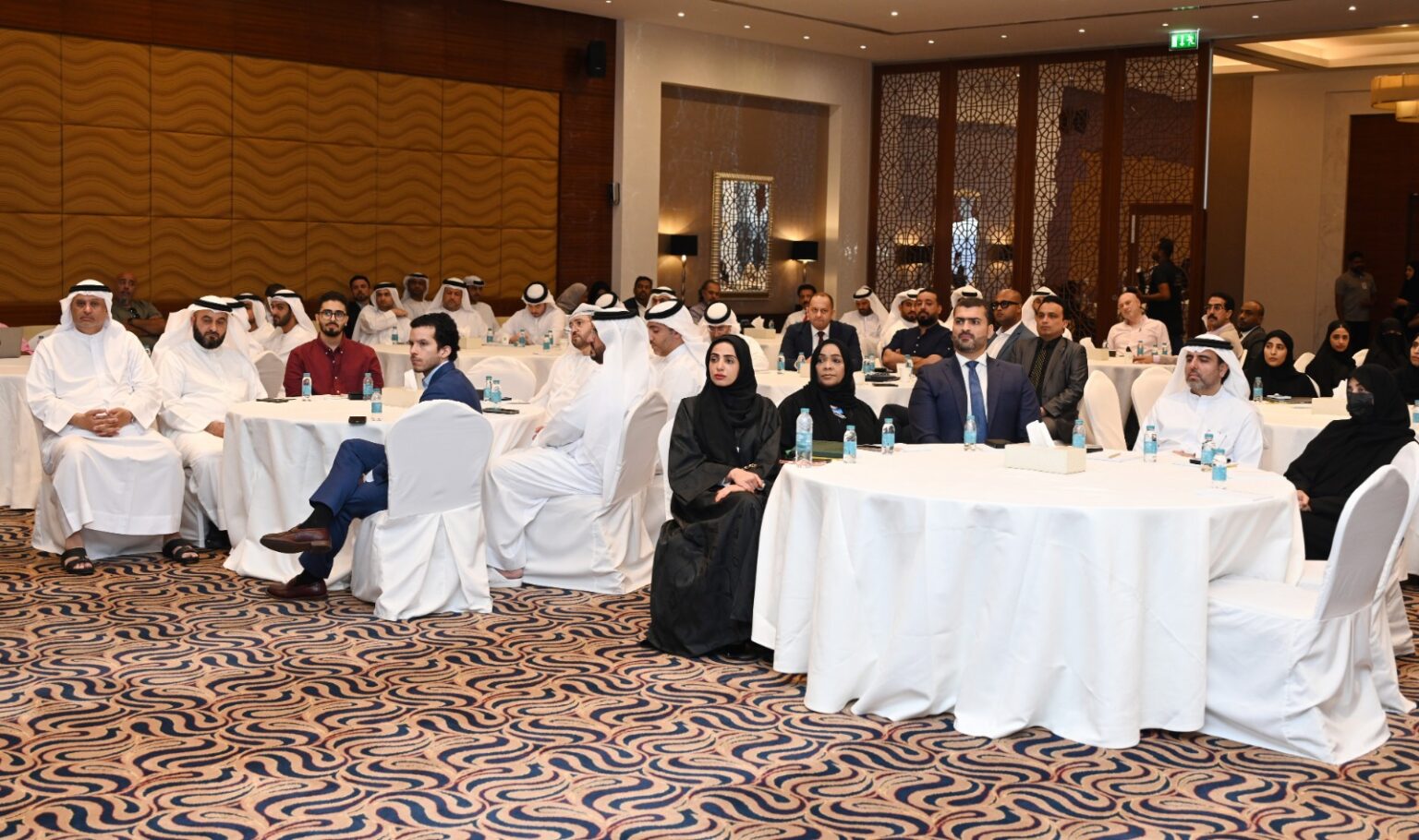 ندوة بغرفة الشارقة حول المزايا التشغيلية للممر اللوجستي المتكامل مع سلطنة عُمان
