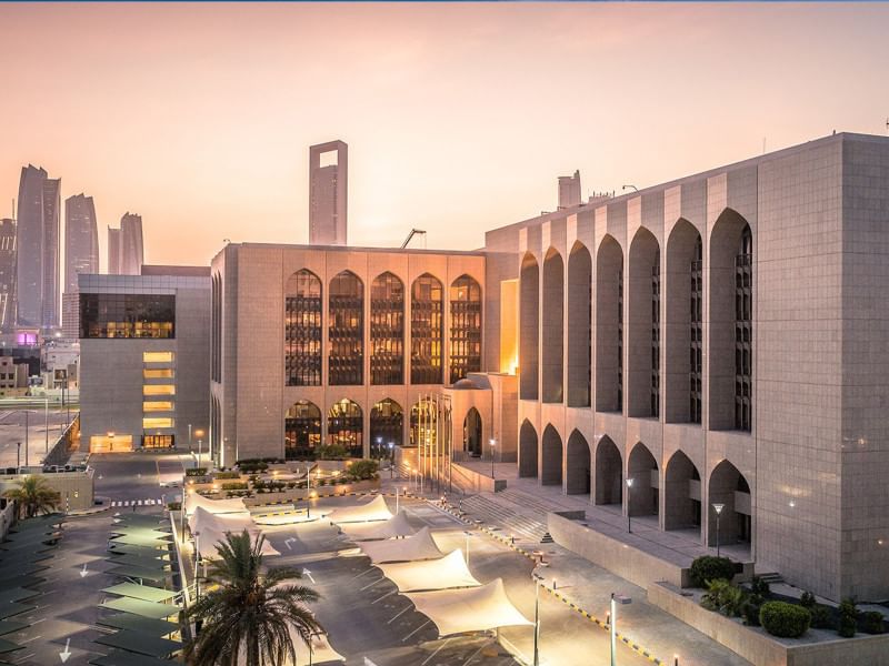 الأصول المصرفية ترتفع إلى 5.57 تريليون درهم والائتمان إلى 2.72 تريليون درهم بنهاية أبريل