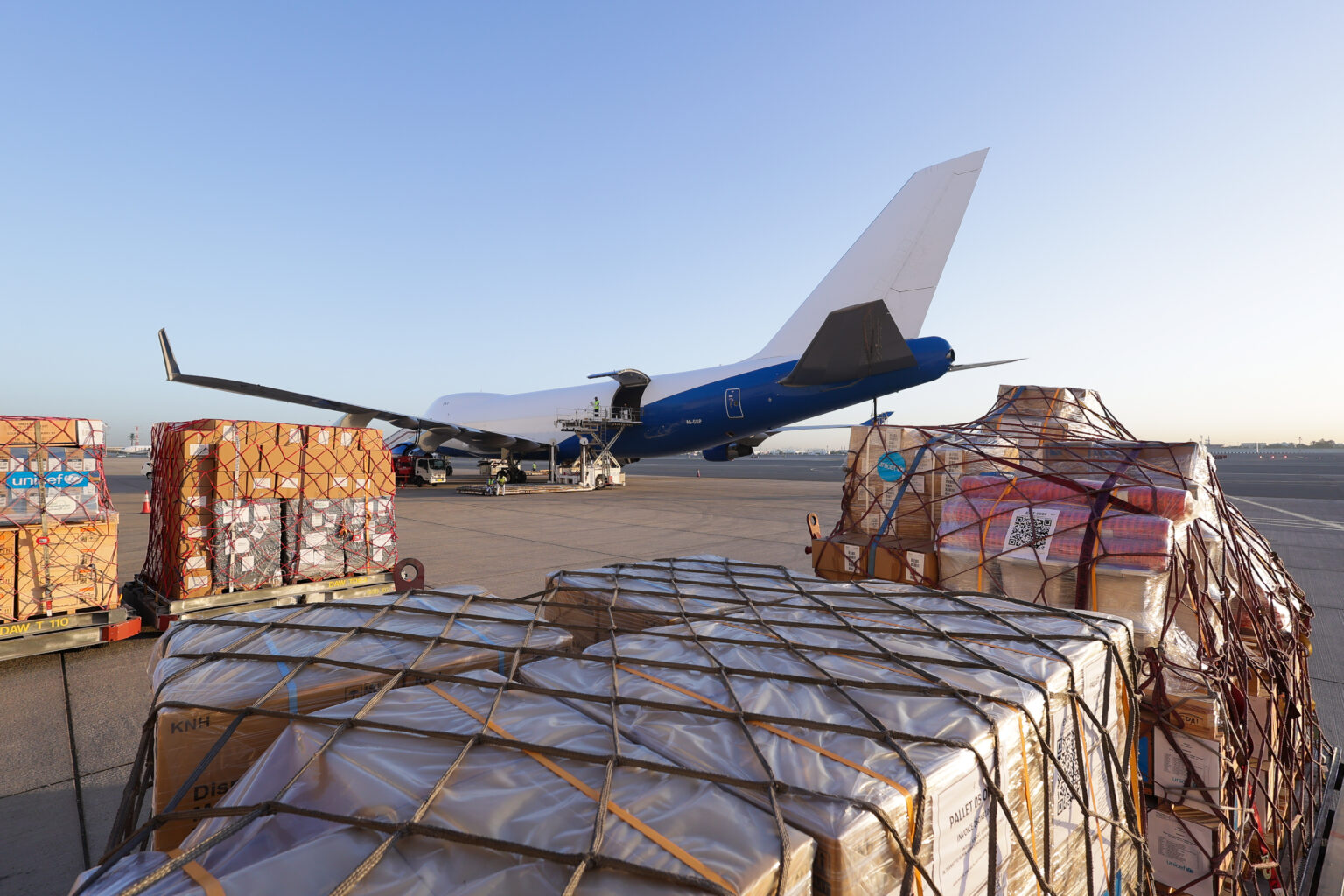 Dubai Humanitarian facilitates second airlift to support Ebola outbreak response in collaboration with European Union