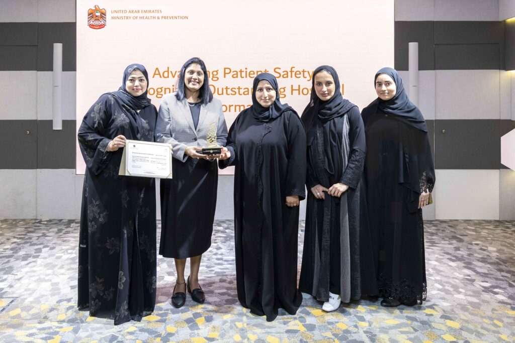 مدينة الشيخ خليفة الطبية عجمان تنال اعتماد المستوى الرابع بشأن سلامة المرضى من منظمة الصحة العالمية
