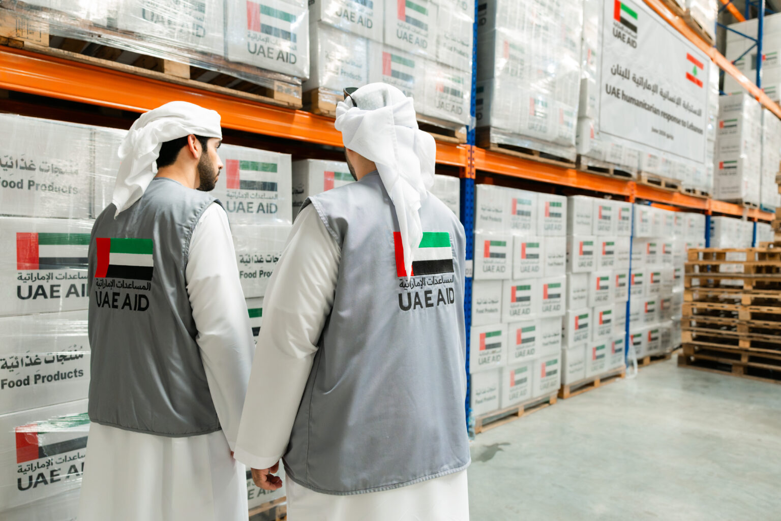 بتوجيهات رئيس الدولة.. الإمارات تقدم مساعدات إنسانية لإغاثة المتضررين في لبنان