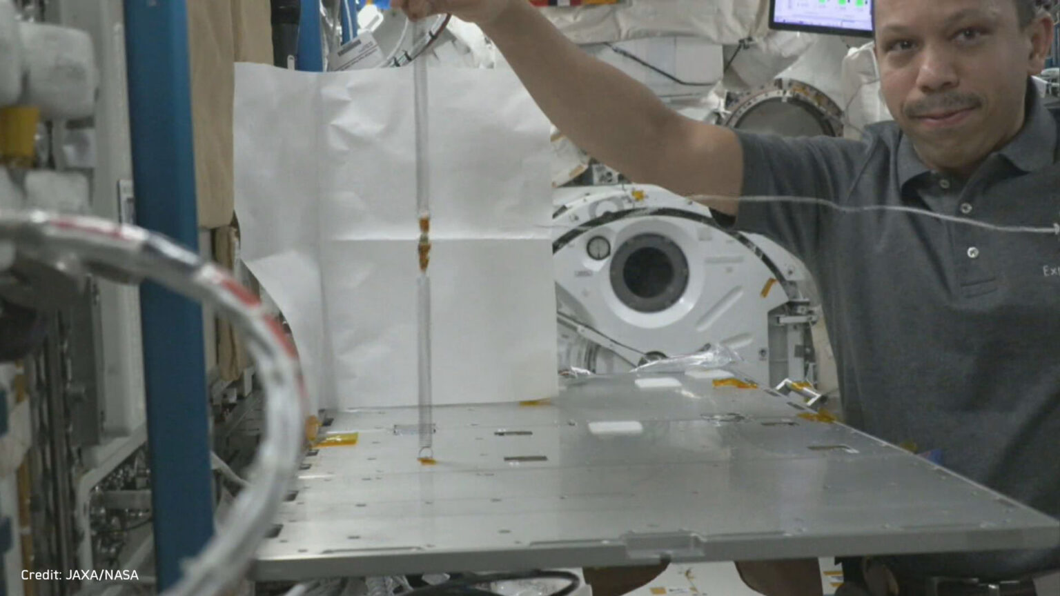 نجاح تنفيذ تجربة طلابية إماراتية على متن محطة الفضاء الدولية ضمن "Asian Try Zero-G 2025"