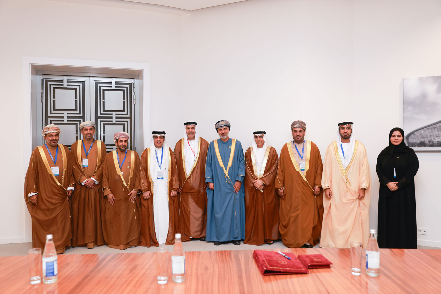 FNC First Deputy Speaker meets Oman's Shura Council Chairman at OIC conference