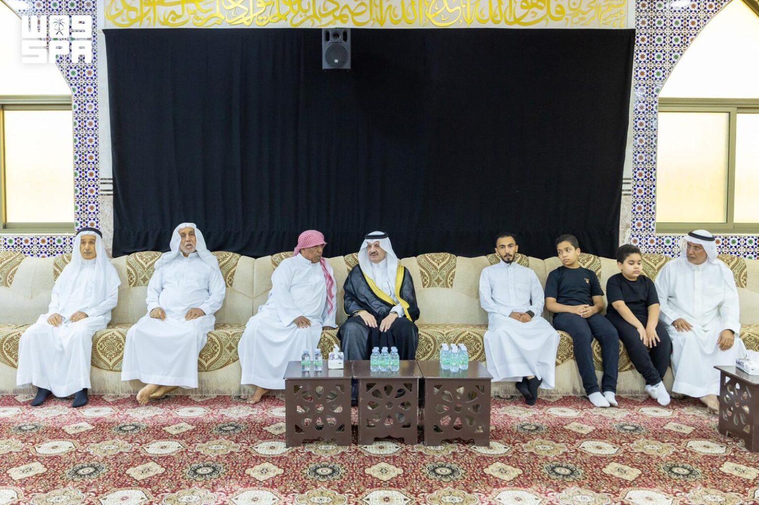 أمير الشرقية يقدّم العزاء لعدد من أسر شهداء حادث سقوط المروحية