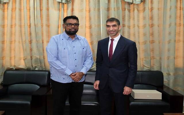 الإمارات وغويانا تبحثان توسيع الشراكة في التجارة والاستثمار