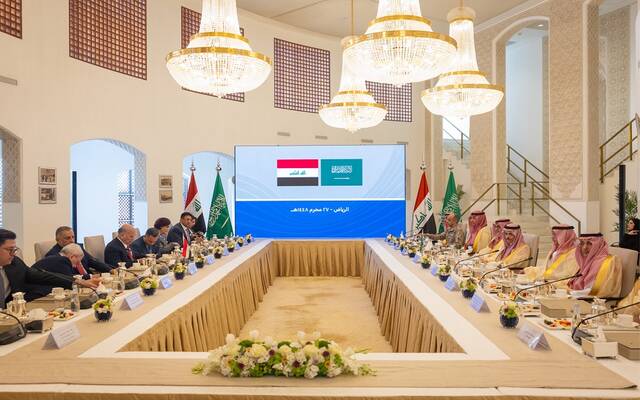 السعودية والعراق يعقدان اجتماعاً رسمياً لبحث العلاقات الثنائية والأوضاع بالمنطقة