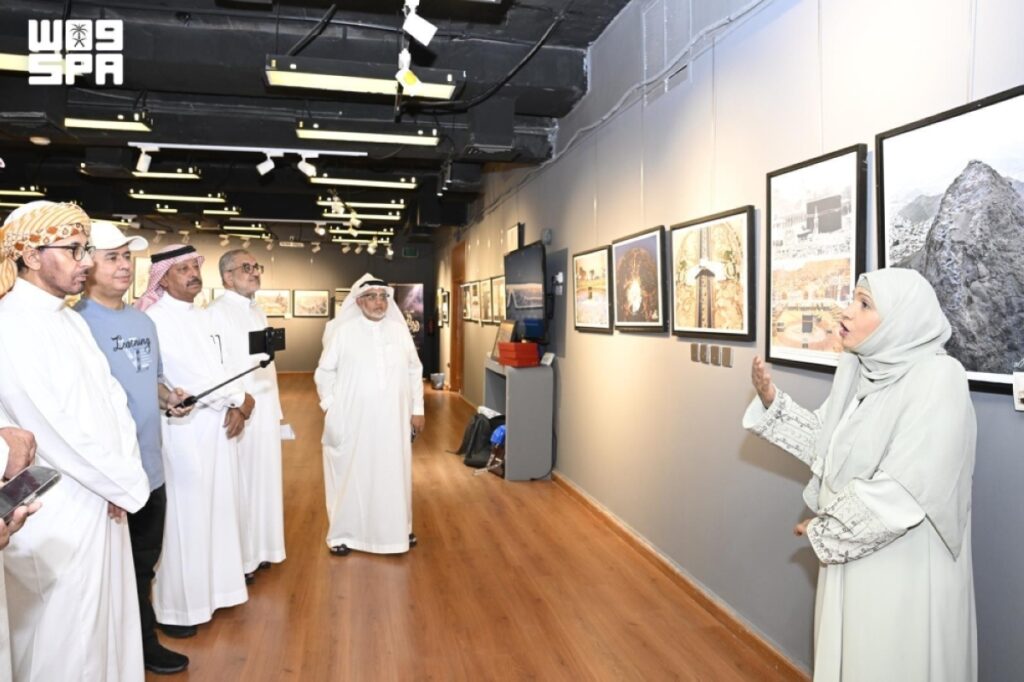 جمعية الثقافة والفنون بجدة تنظم معرض «أطياف الحرمين حول العالم»