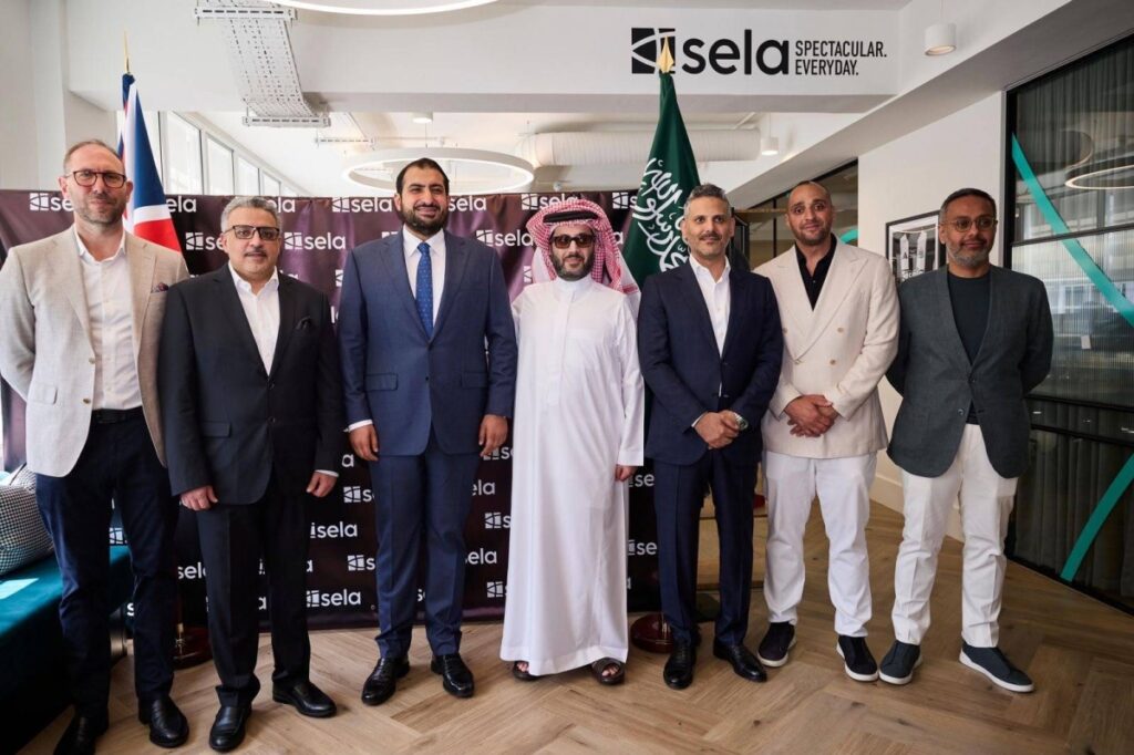 سفير خادم الحرمين الشريفين لدى المملكة المتحدة يفتتح المقر الدولي لشركة صلة في لندن برفقة رئيس هيئة الترفيه