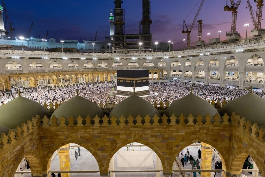 Grand Mosque cooling system keeps temperatures at 22–24°C