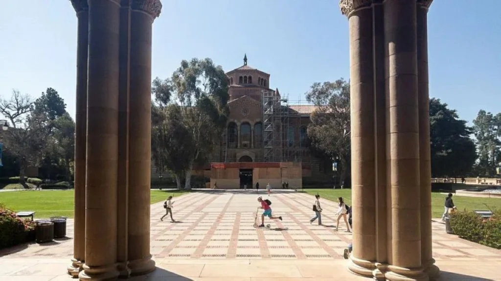 California man in elaborate plot for stealing rare Chinese manuscrpts from UCLA library sentenced
