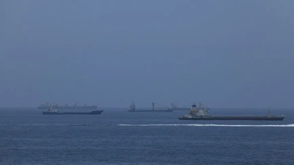 Qatar joins Iran-Oman talks on reopening Strait of Hormuz: Report