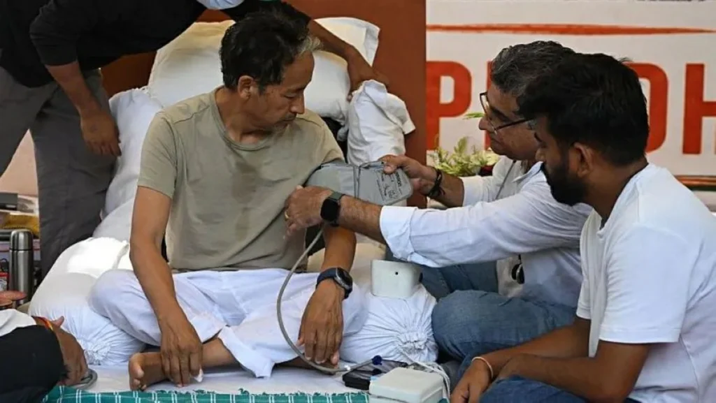 Indian activist on fast for 20 days refuses to end hunger strike