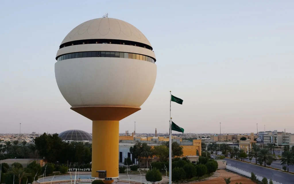 Inmates at Buraidah Prison complete vocational diploma program