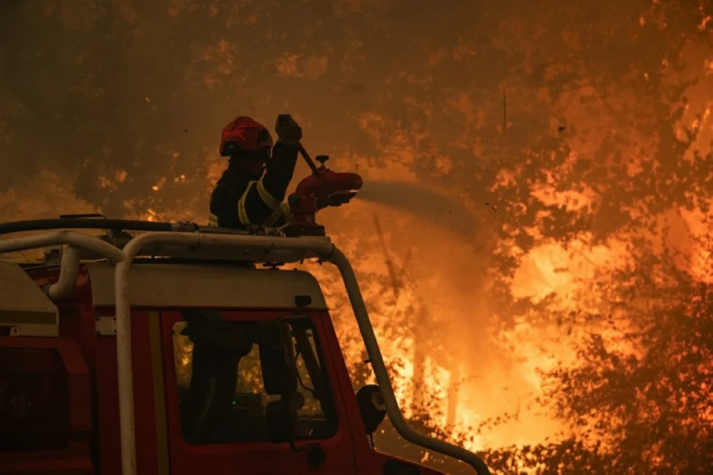 France deploys military aircraft as wildfire threatens Bordeaux