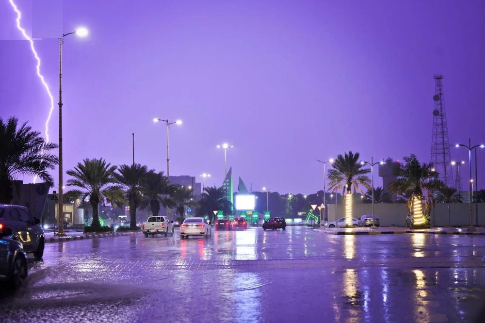 طقس الثلاثاء.. أمطار رعدية مع استمرار الرياح المثيرة للأتربة
