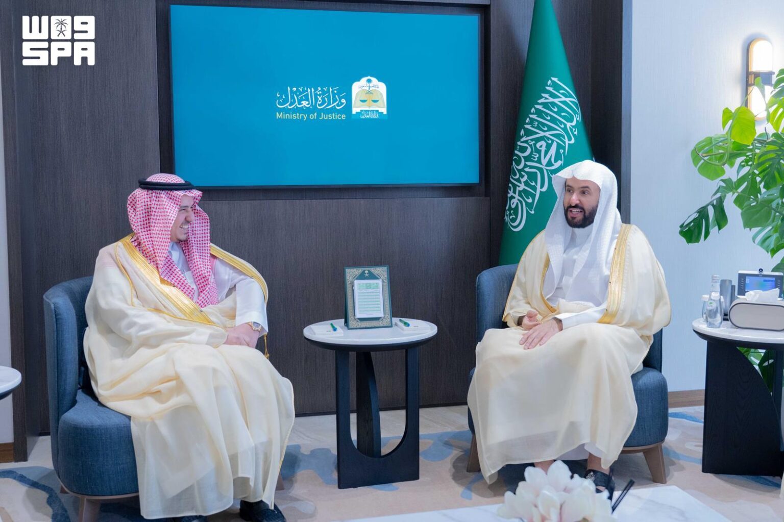 وزير العدل ورئيس ديوان المظالم يستعرضان أوجه التعاون وفرص تطوير العمل المشترك