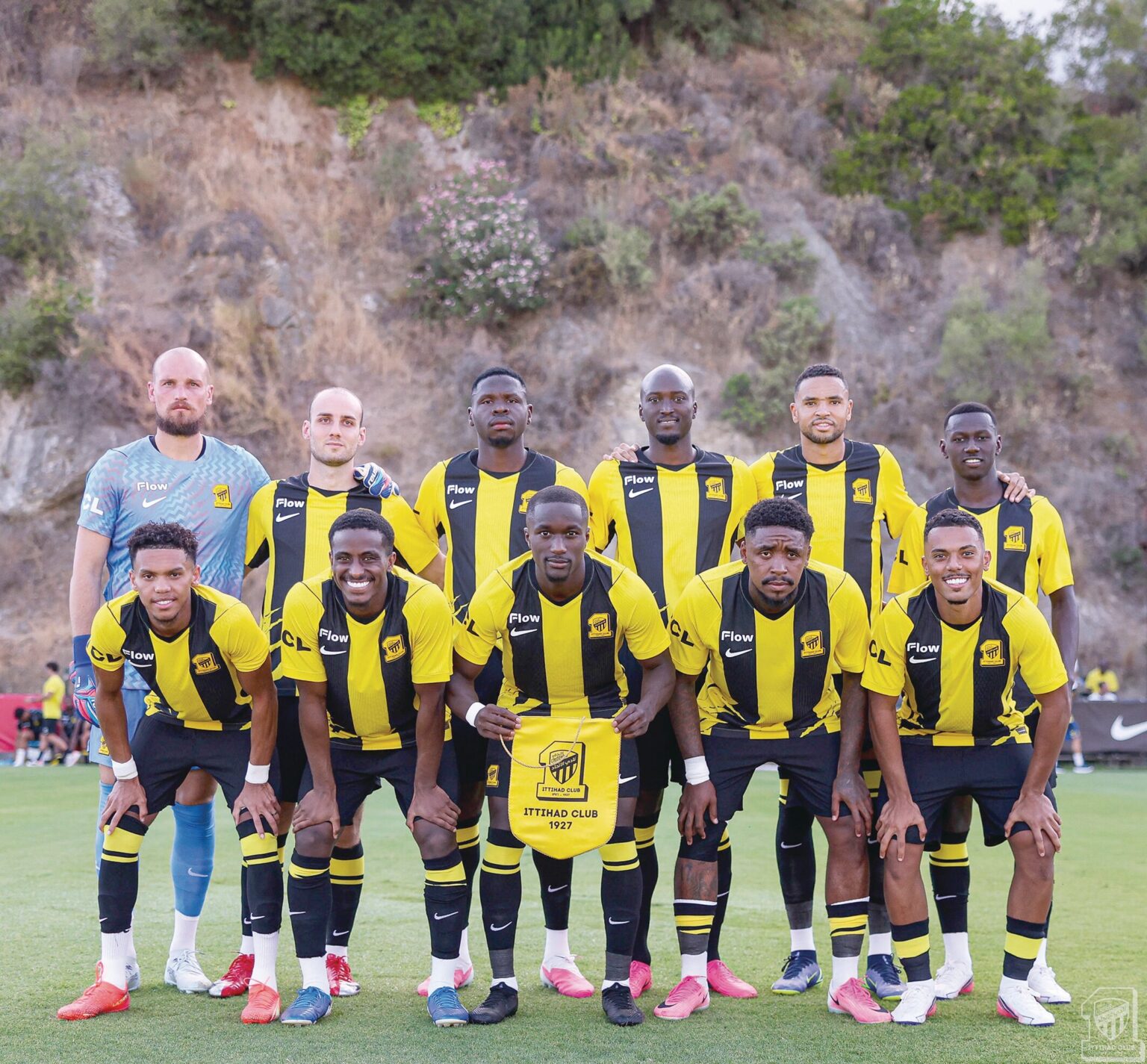 الاتحاد وغياب التعاقدات