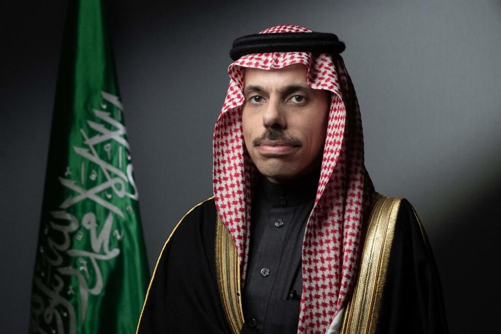 وزير الخارجية يتلقى اتصالًا هاتفيًا من وزير خارجية اليابان