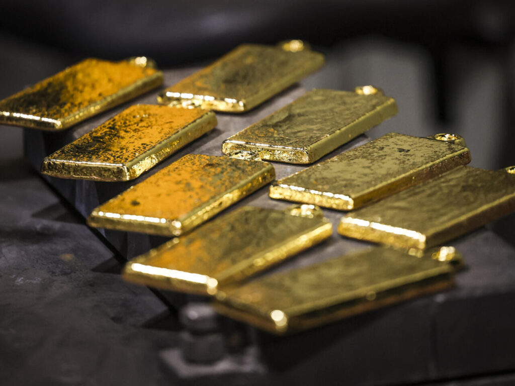 الذهب يرتفع إلى 4179.94 دولار للأوقية