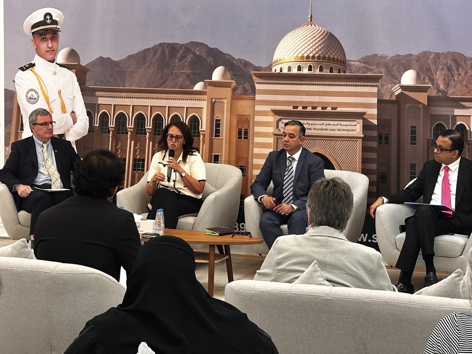 "الشارقة للنقل البحري" تناقش استراتيجيات "المرونة البحرية" لمواجهة تحديات الأزمات العالمية