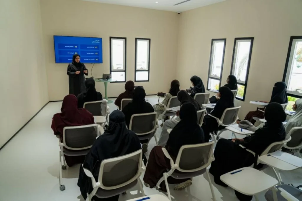 «سيدات أعمال عجمان» يفتح آفاق الصناعة أمام الناشئات