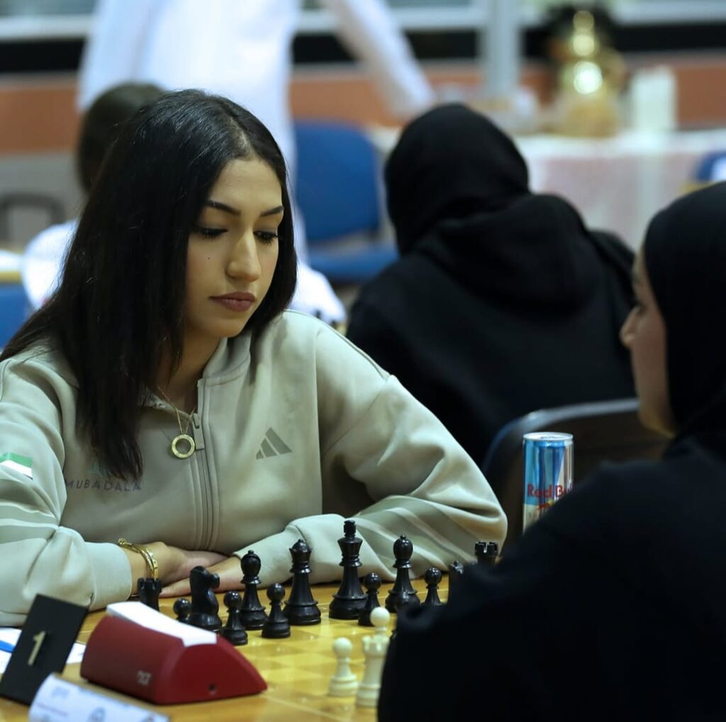 روضة السركال تنافس على اللقب بالعلامة الكاملة في بطولة الإمارات للشطرنج