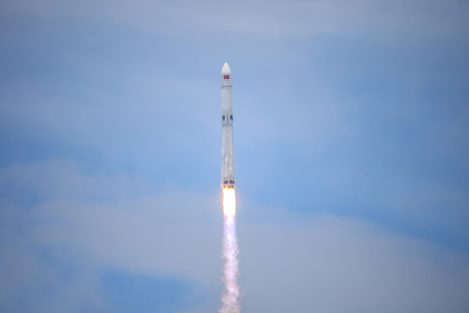 China successfully recovers reusable space rocket
