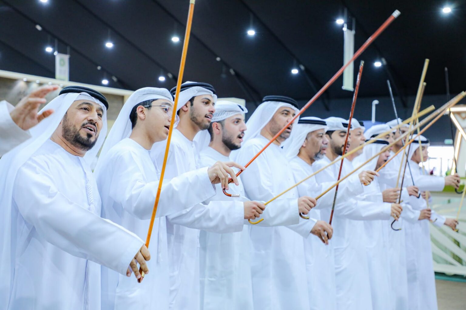 عروض الفنون الشعبية تستقطب زوار "ليوا للرطب"