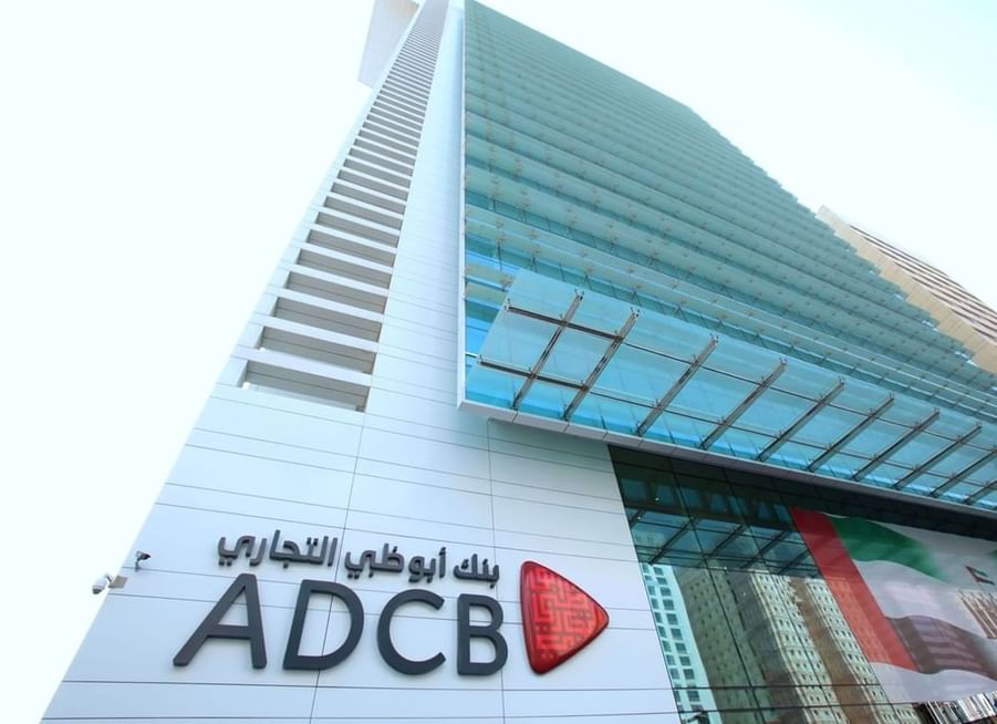 بنك أبوظبي التجاري يبدأ تغطية 3 شركات مدرجة تابعة لـ "أدنوك" ويمنحها توصية "شراء"