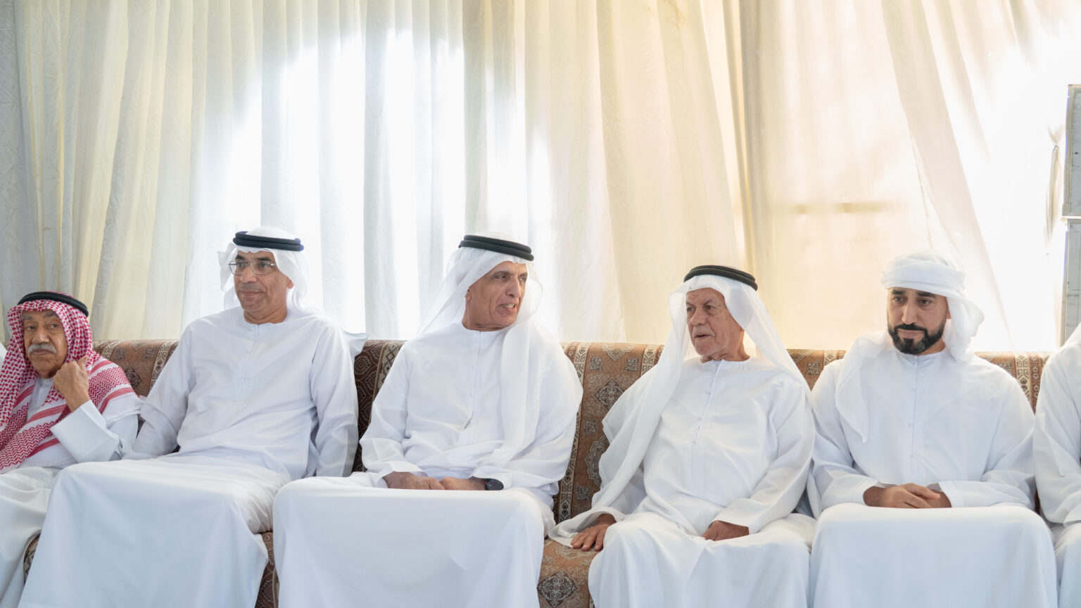 سعود بن صقر يعزي في وفاة أحمد سالم فارس العلي