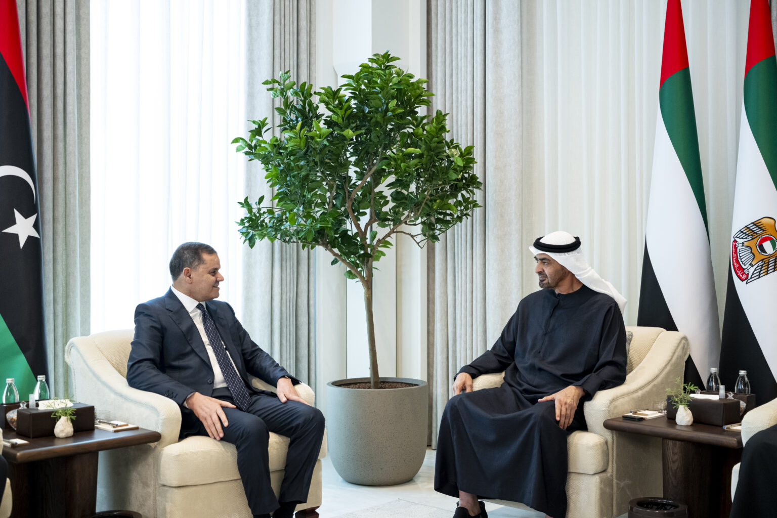 رئيس الدولة يبحث مع رئيس حكومة الوحدة الوطنية في ليبيا علاقات البلدين والتطورات في المنطقة